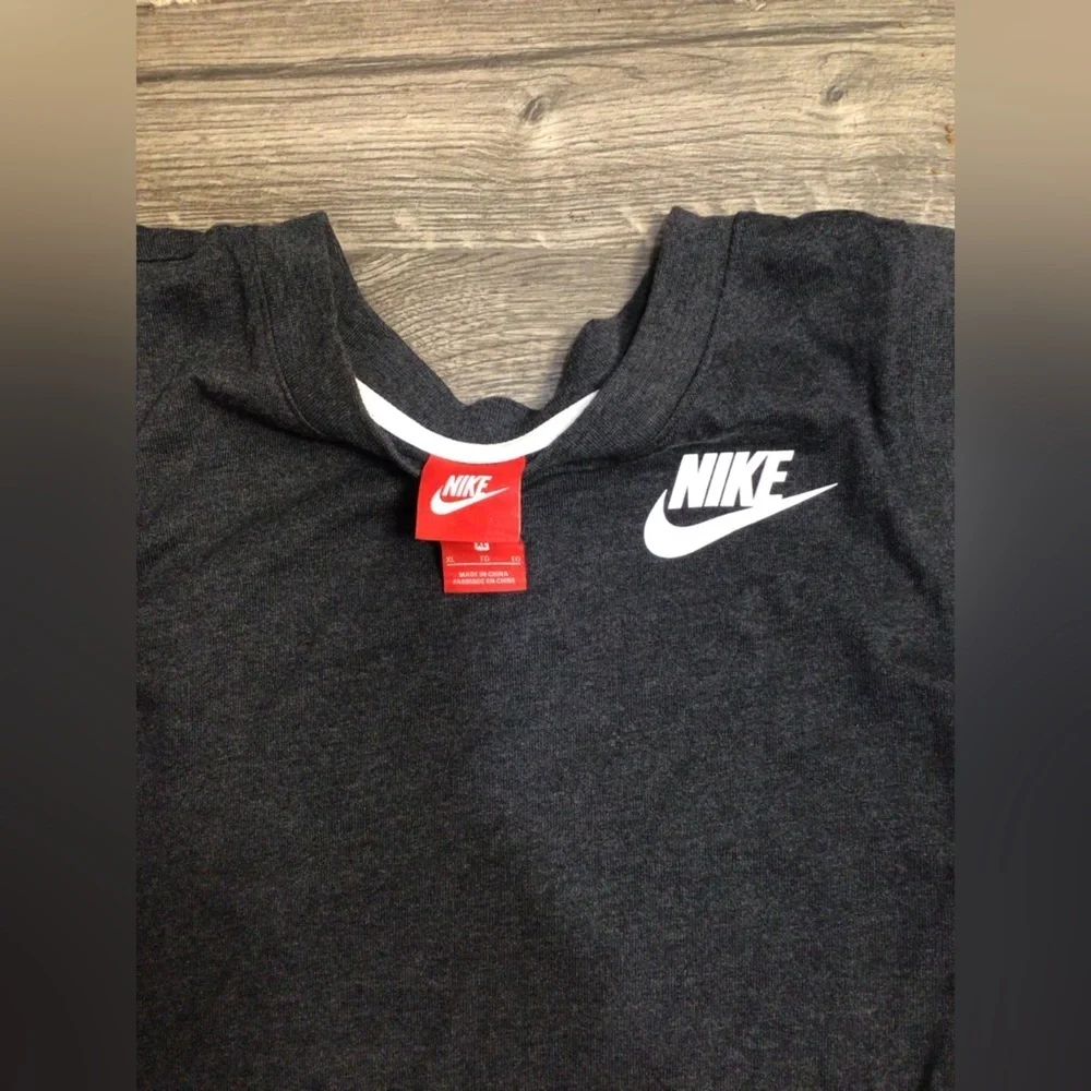Nike Men's Charcoal Short Sleeve Tee